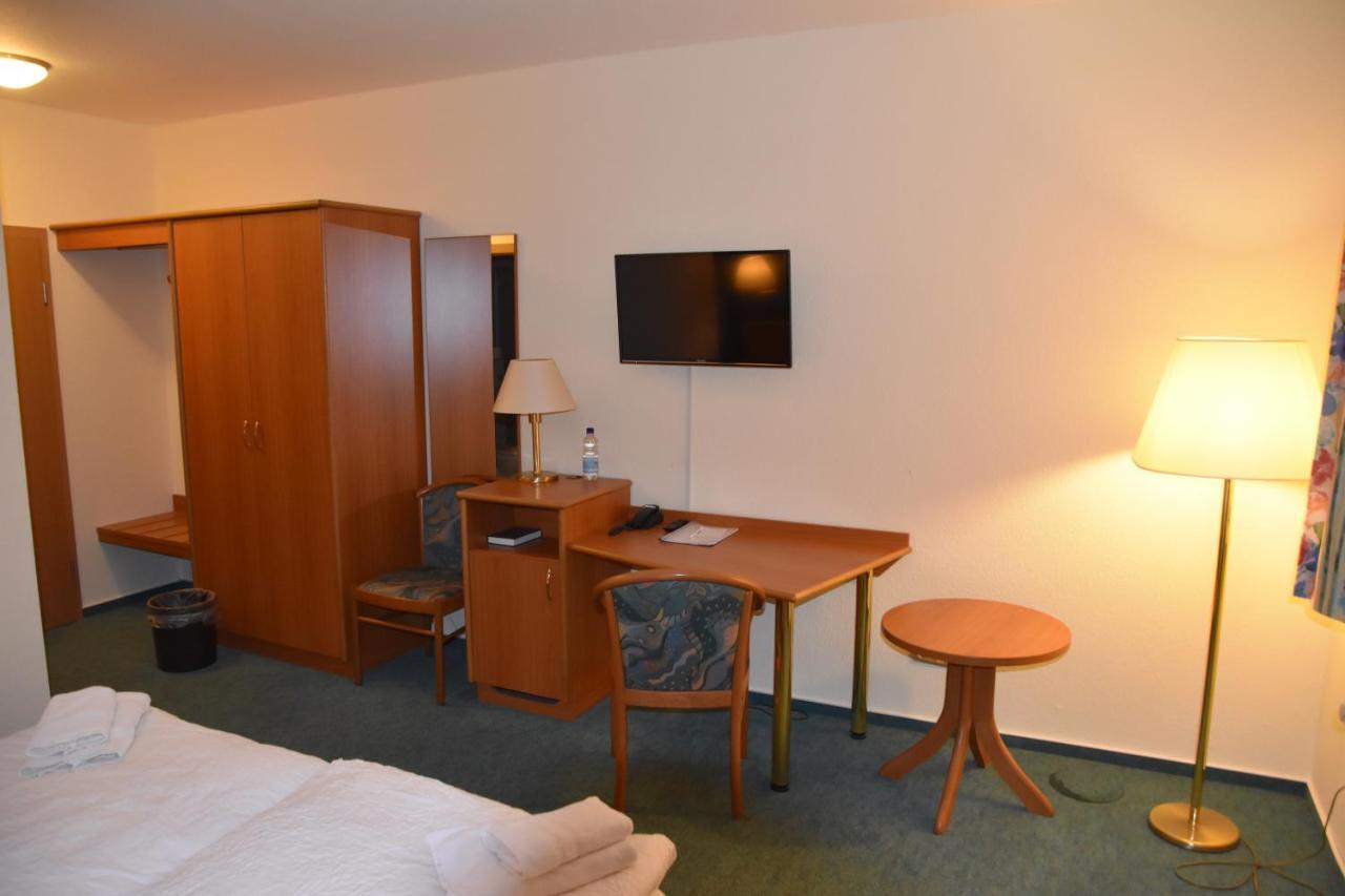Hotel Zum Gesundbrunnen Бад Цвишенан Екстериор снимка