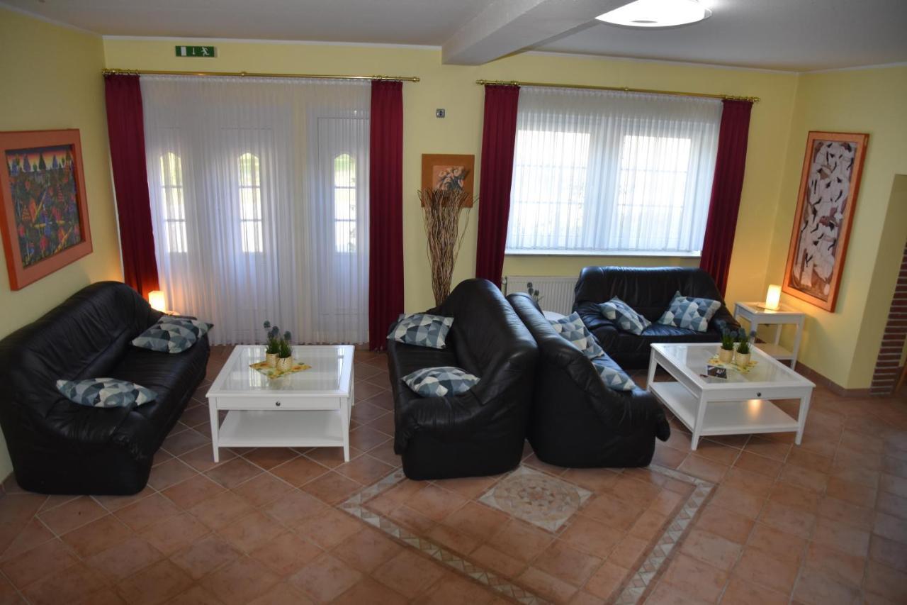 Hotel Zum Gesundbrunnen Бад Цвишенан Екстериор снимка