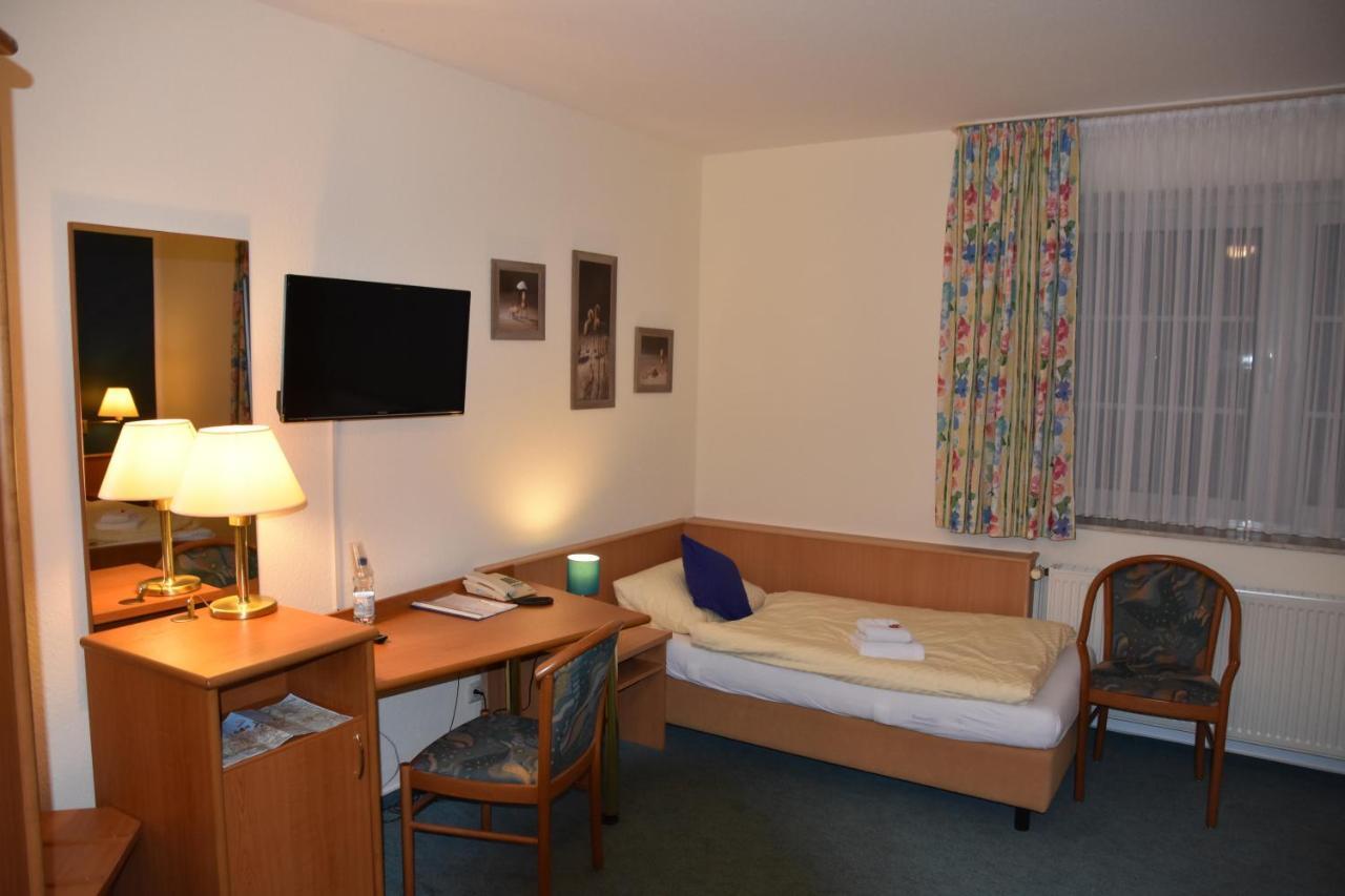 Hotel Zum Gesundbrunnen Бад Цвишенан Екстериор снимка