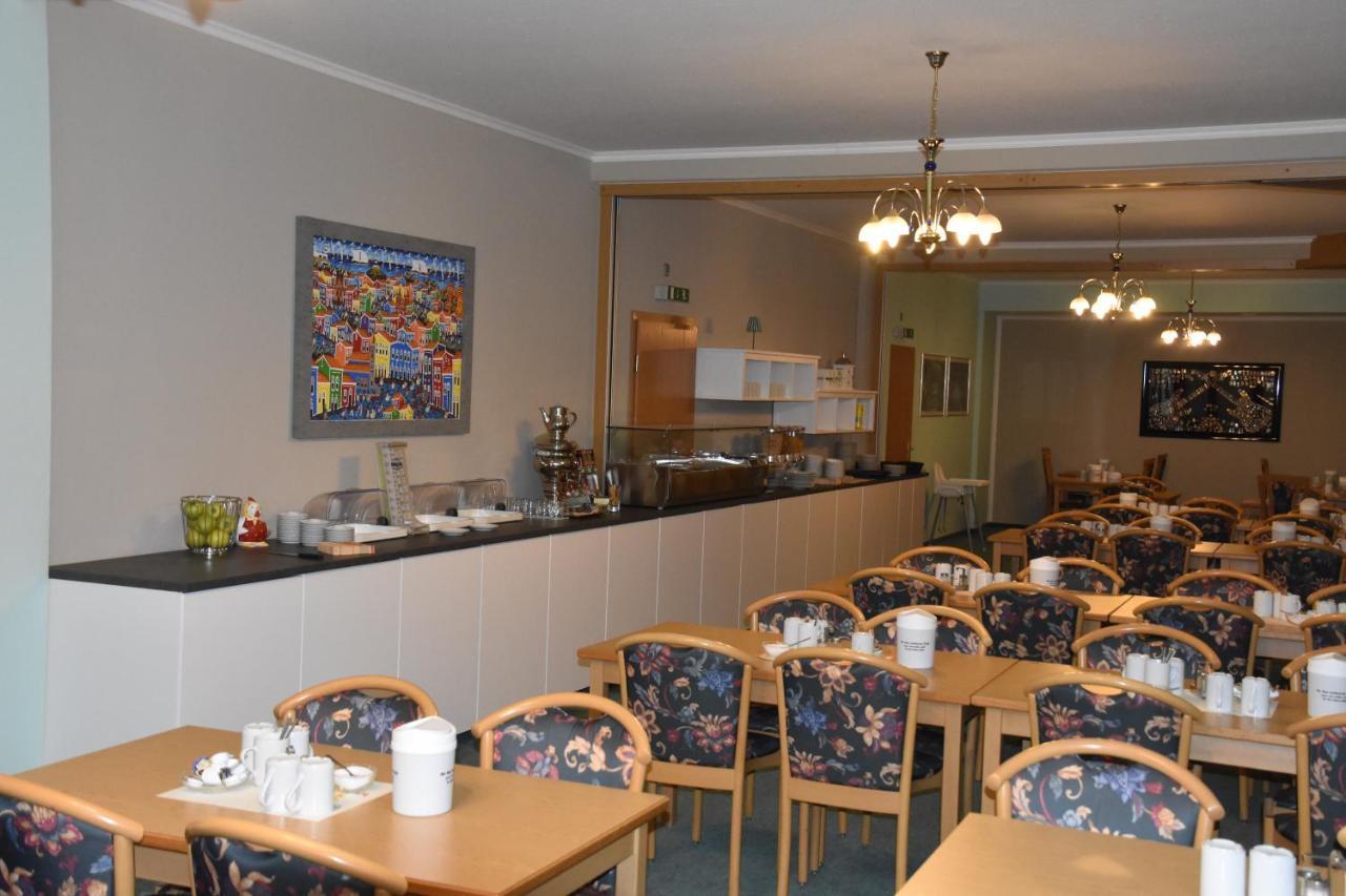 Hotel Zum Gesundbrunnen Бад Цвишенан Екстериор снимка
