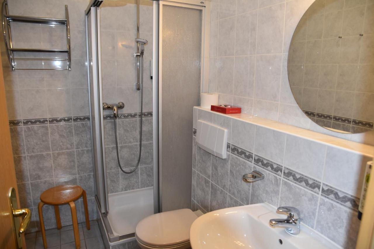 Hotel Zum Gesundbrunnen Бад Цвишенан Екстериор снимка